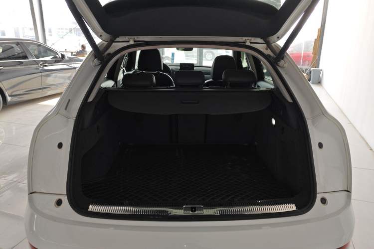 Used Audi Q3 2016 30 TFSI Fashion Model Trunk