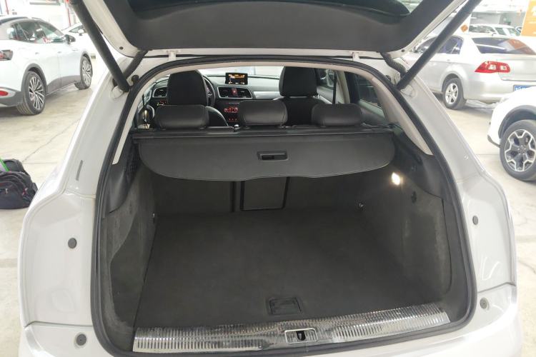 Used Audi Q3 2016 35 TFSI Style Edition Trunk