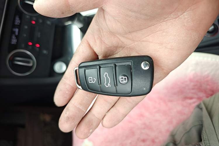 Used Audi Q3 2016 35 TFSI Style Edition Vehicle Key
