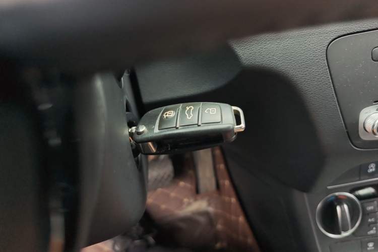 Used Audi Q3 2016 30 TFSI Fashion Model Vehicle Key