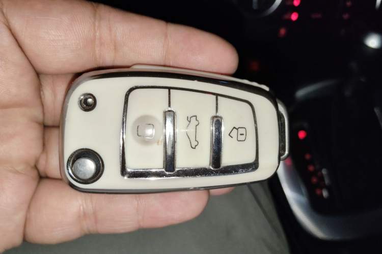 Used Audi Q3 2016 35 TFSI quattro all-wheel-drive style model Vehicle Key