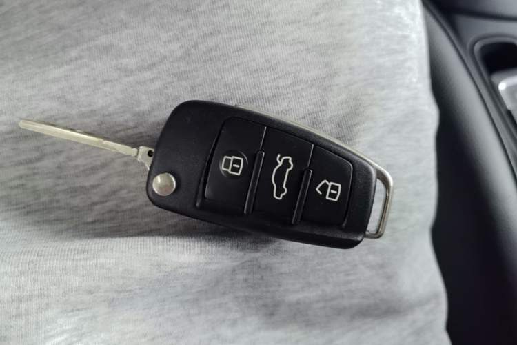 Used Audi Q3 2016 35 TFSI Fashion Model Vehicle Key