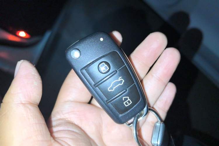 Used Audi Q3 2016 35 TFSI quattro all-wheel-drive style model Vehicle Key