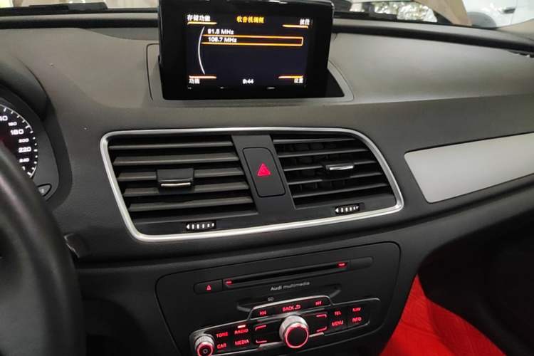 Used Audi Q3 2016 30 TFSI Collector's Edition Intelligent Model Audio And AC Panel