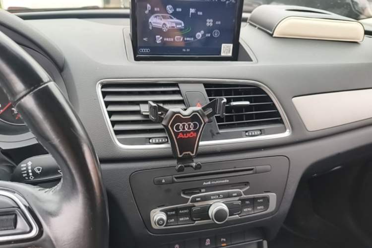 Used Audi Q3 2016 35 TFSI Collection Edition Intelligent Model Audio And AC Panel