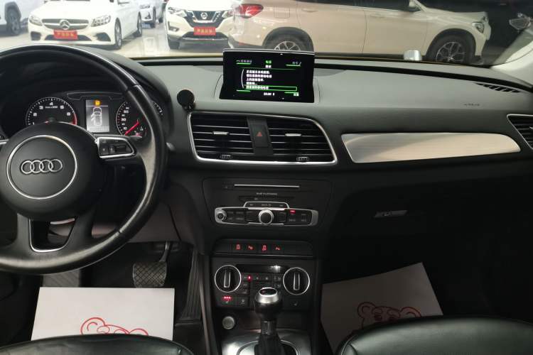 Used Audi Q3 2016 30 TFSI Fashion Model Audio And AC Panel