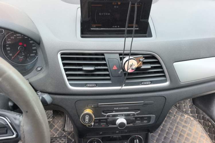 Used Audi Q3 2016 30 TFSI Fashion Model Audio And AC Panel