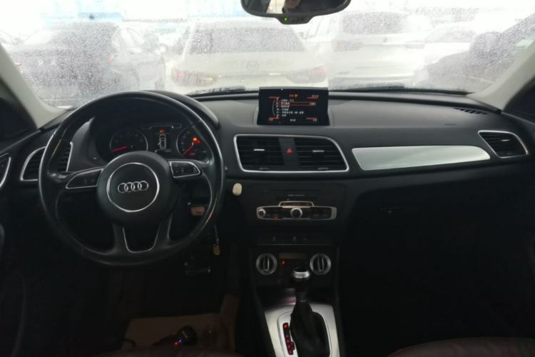 Used Audi Q3 2016 30 TFSI Collector's Edition Comfort Model Center Console
