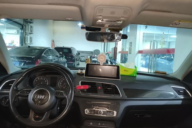 Used Audi Q3 2016 30 TFSI Fashion Model Center Console