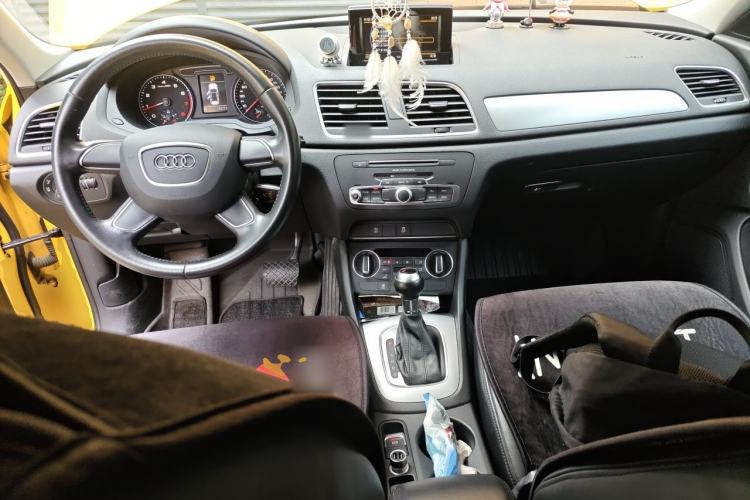 Used Audi Q3 2016 30 TFSI Standard Model Center Console