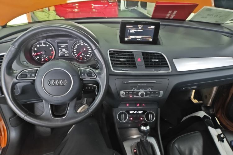 Used Audi Q3 2016 30 TFSI Fashion Model Center Console