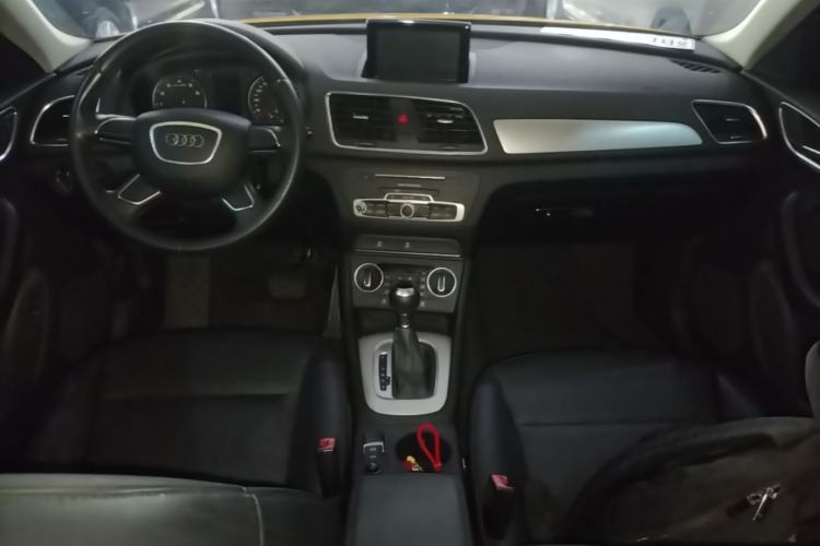 Used Audi Q3 2016 30 TFSI Standard Model Center Console