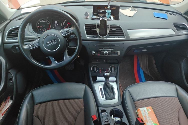 Used Audi Q3 2016 30 TFSI Fashion Model Center Console