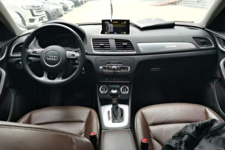 Used Audi Q3 2016 30 TFSI Collector's Edition Comfort Model Center Console
