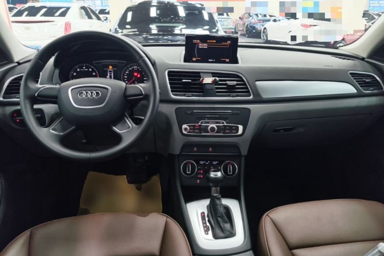 Used Audi Q3 2016 30 TFSI Standard Model Center Console