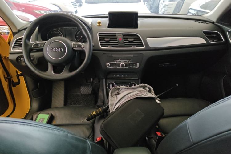 Used Audi Q3 2016 30 TFSI Fashion Model Center Console