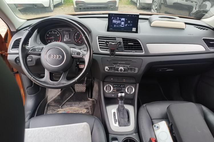 Used Audi Q3 2016 35 TFSI Collection Edition Intelligent Model Center Console