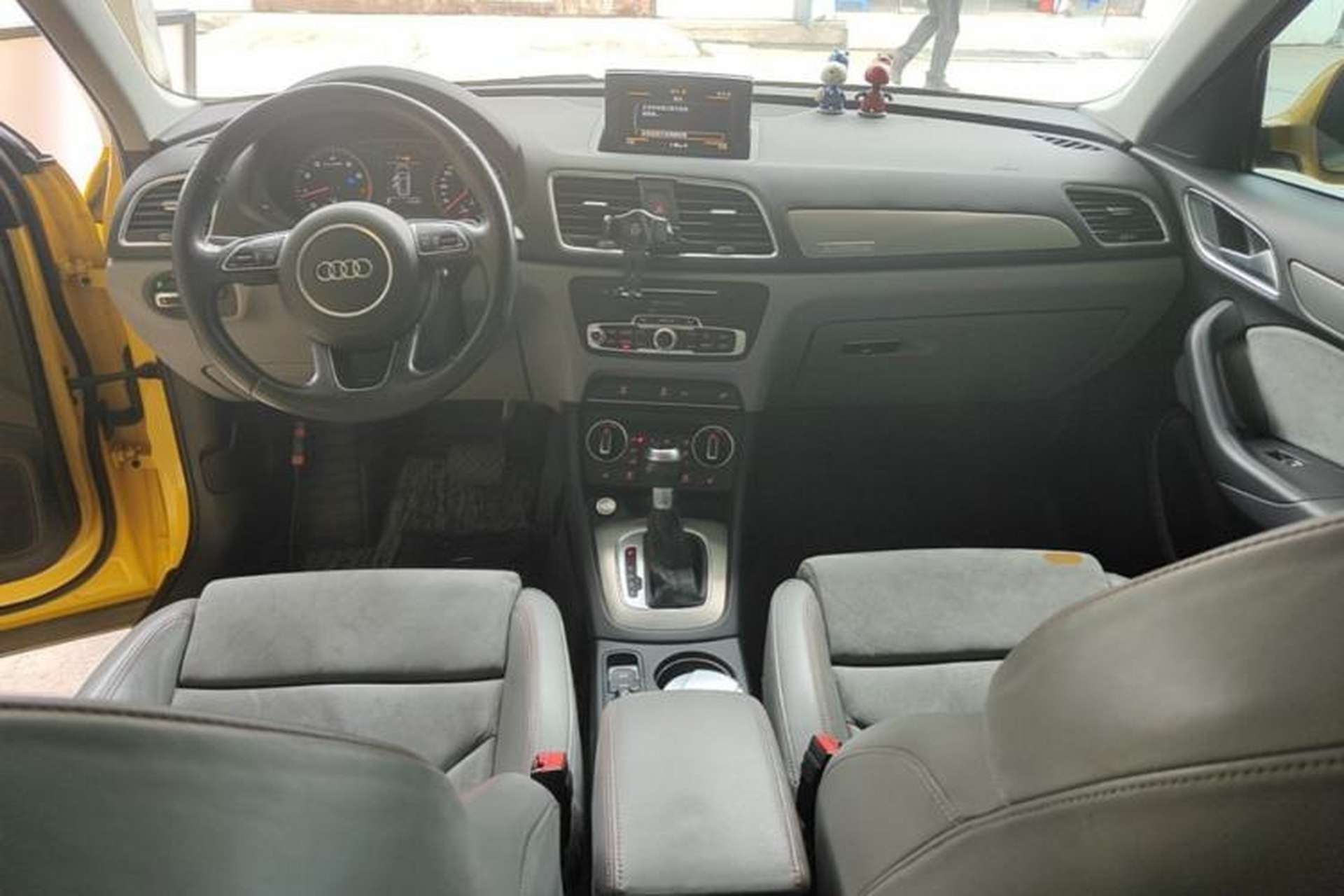 Used Audi Q3 2016 35 TFSI quattro all-wheel-drive style model Center Console