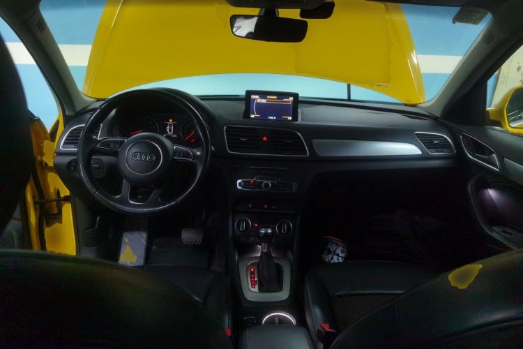 Used Audi Q3 2016 35 TFSI Fashion Model Center Console