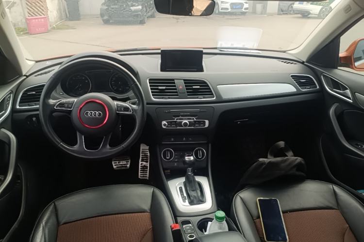 Used Audi Q3 2016 35 TFSI Fashion Model Center Console