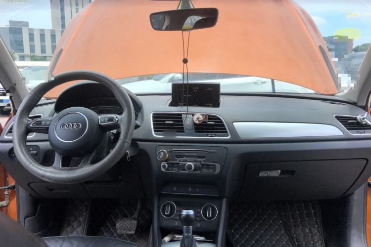 Used Audi Q3 2016 30 TFSI Fashion Model Center Console