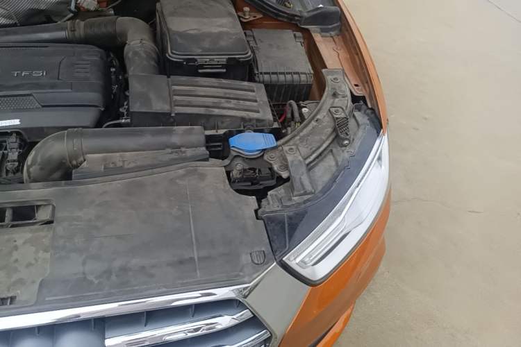 Used Audi Q3 2016 35 TFSI Fashion Model Engine Bay Left