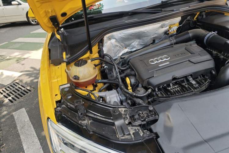 Used Audi Q3 2016 35 TFSI quattro all-wheel-drive style model Engine Bay Right