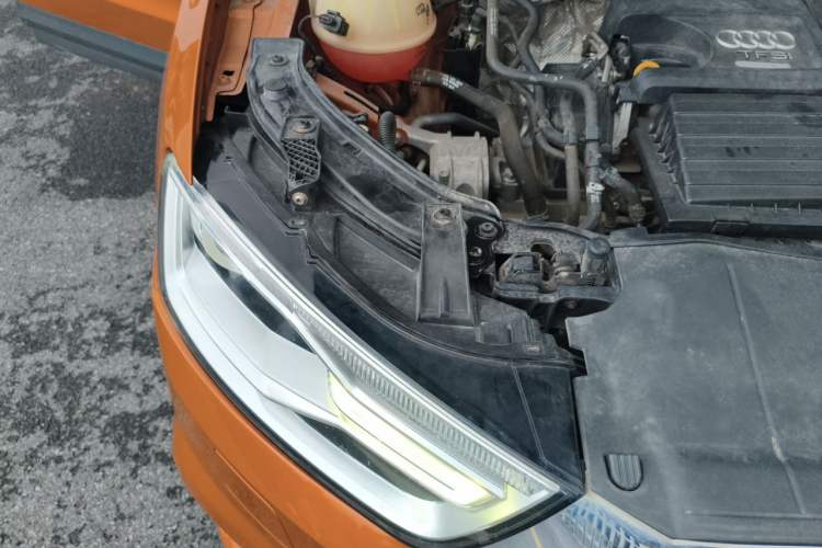 Used Audi Q3 2016 30 TFSI Standard Model Engine Bay Right