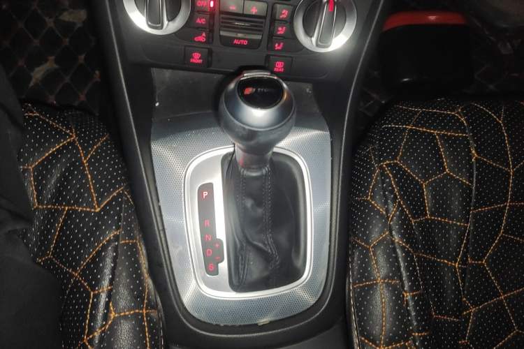 Used Audi Q3 2016 30 TFSI Collector's Edition Comfort Model Gear Lever