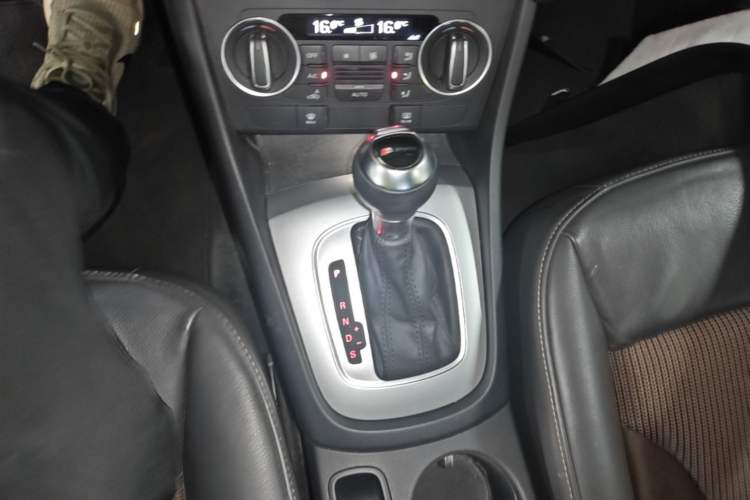 Used Audi Q3 2016 30 TFSI Fashion Model Gear Lever