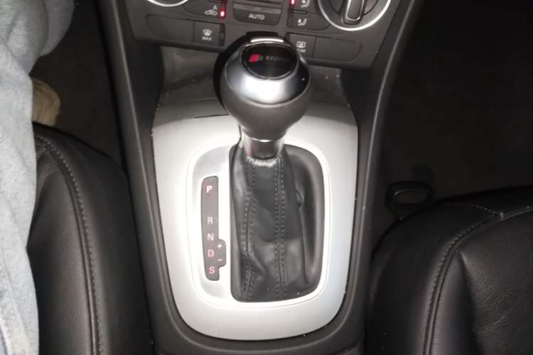 Used Audi Q3 2016 30 TFSI Standard Model Gear Lever