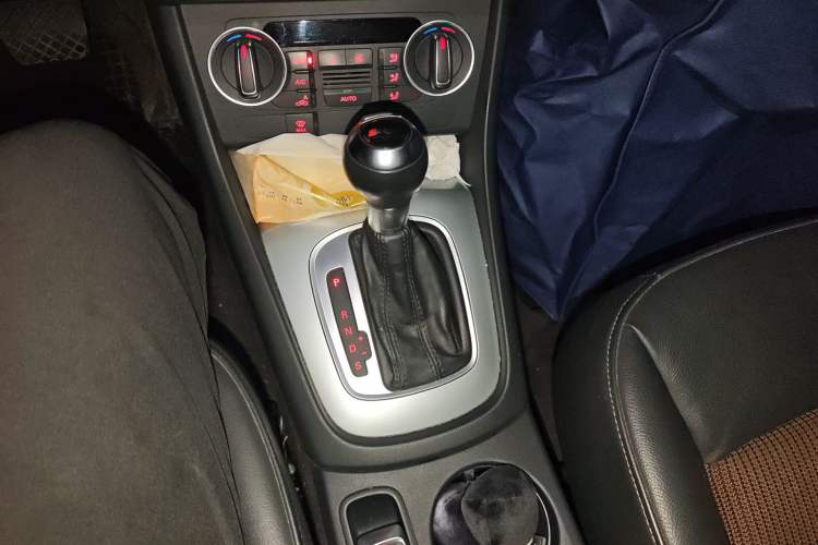 Used Audi Q3 2016 30 TFSI Fashion Model Gear Lever