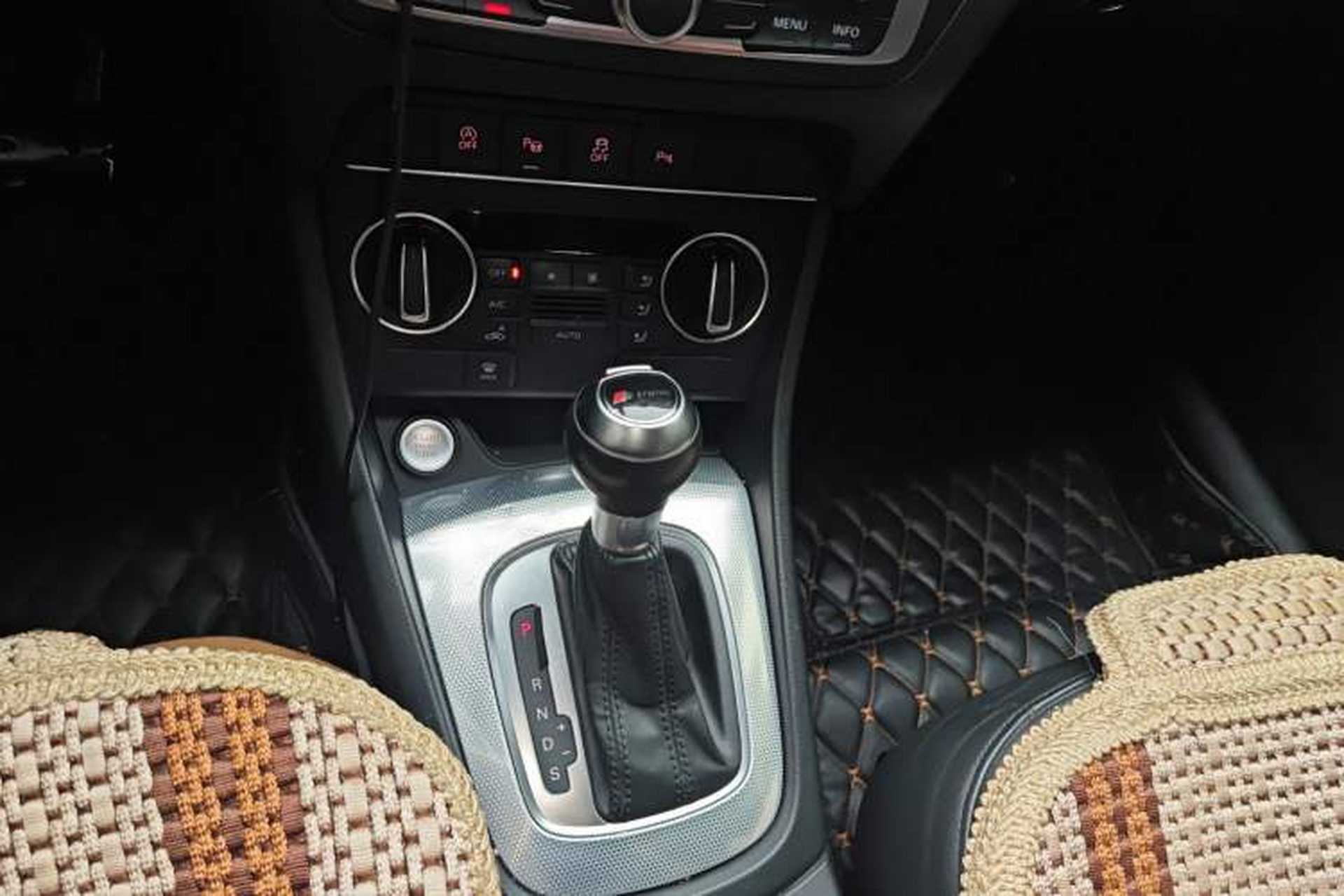 Used Audi Q3 2016 30 TFSI Fashion Model Gear Lever