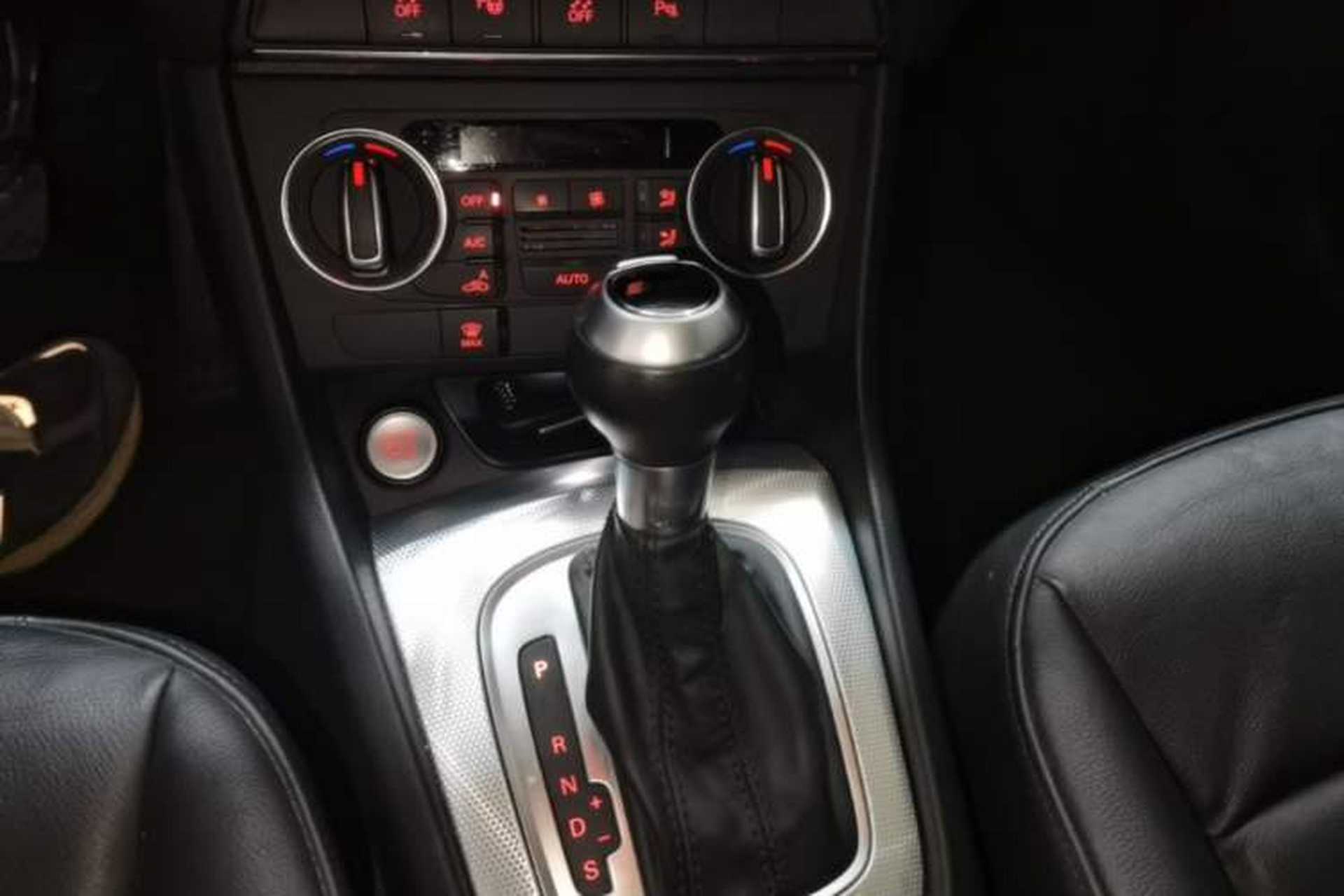 Used Audi Q3 2016 30 TFSI Fashion Model Gear Lever