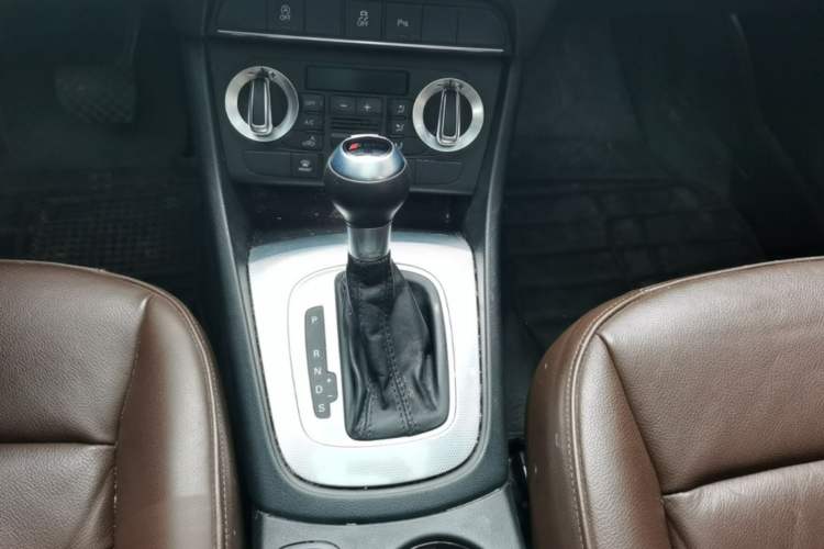 Used Audi Q3 2016 30 TFSI Collector's Edition Comfort Model Gear Lever
