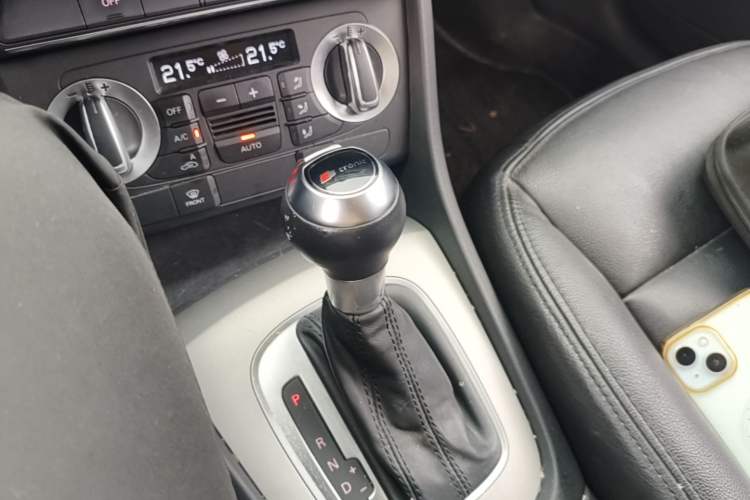 Used Audi Q3 2016 35 TFSI Collection Edition Intelligent Model Gear Lever
