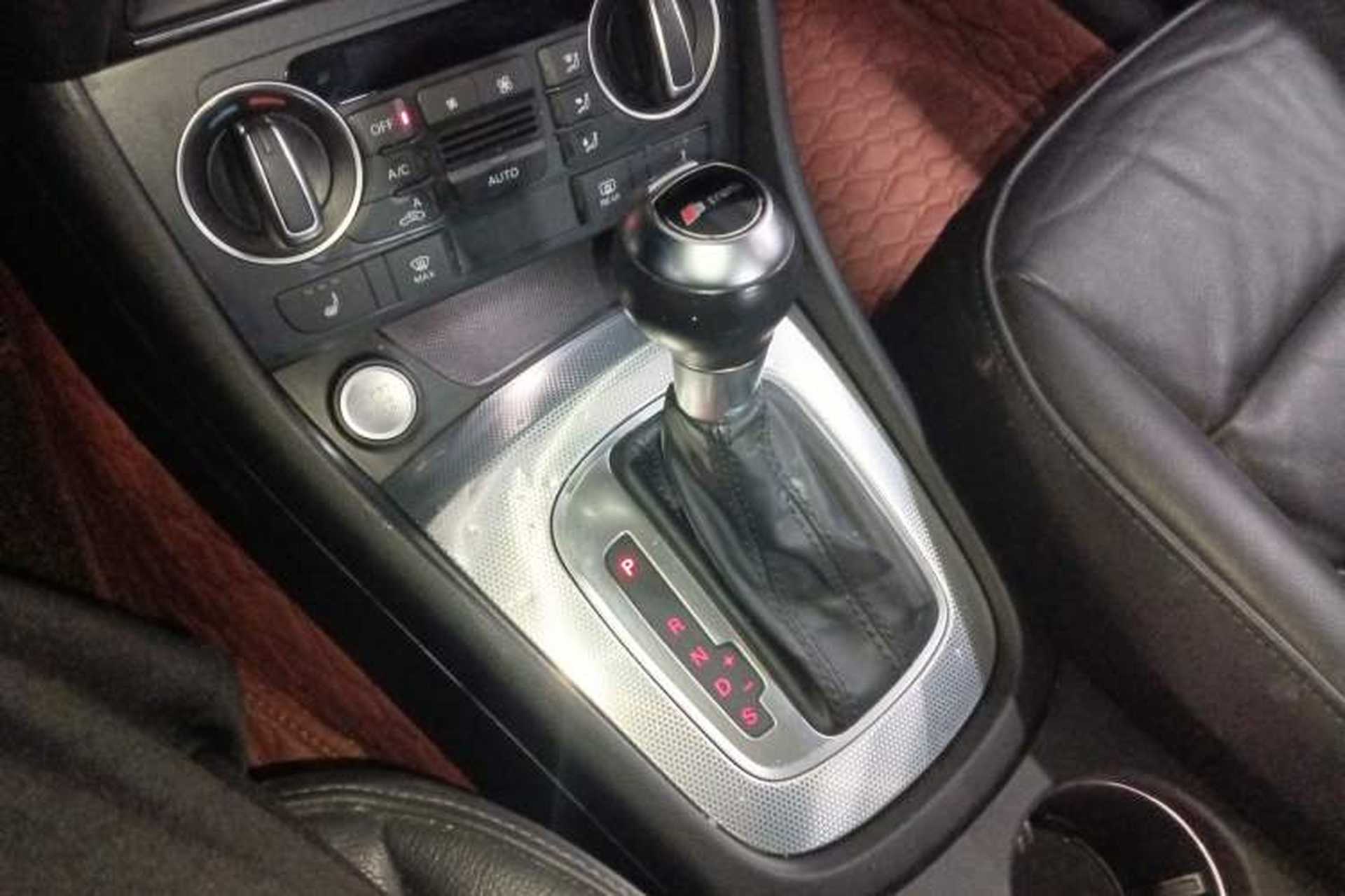 Used Audi Q3 2016 30 TFSI Fashion Model Gear Lever