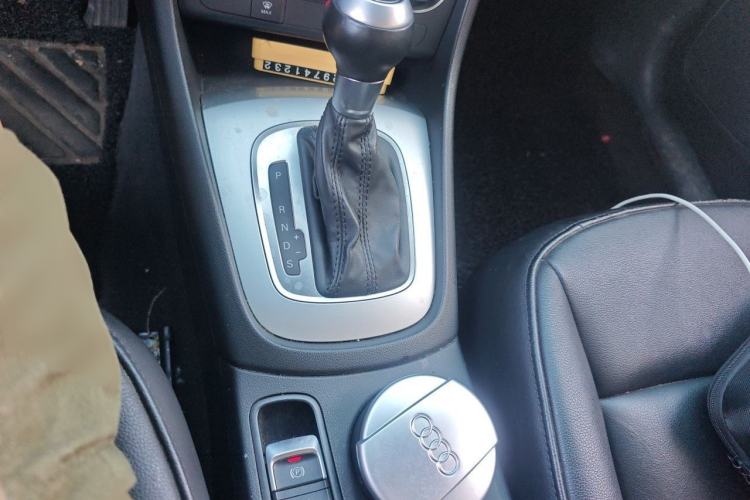 Used Audi Q3 2016 30 TFSI Fashion Model Gear Lever