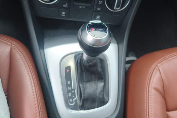 Used Audi Q3 2016 30 TFSI Standard Model Gear Lever
