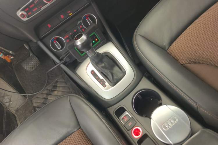 Used Audi Q3 2016 30 TFSI Fashion Model Gear Lever