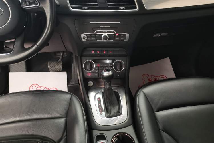Used Audi Q3 2016 30 TFSI Fashion Model Gear Lever
