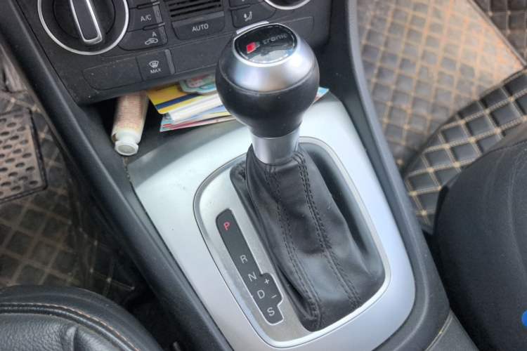 Used Audi Q3 2016 30 TFSI Fashion Model Gear Lever