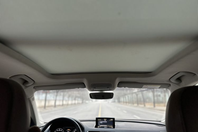 Used Audi Q3 2016 35 TFSI quattro all-wheel-drive style model Headliner
