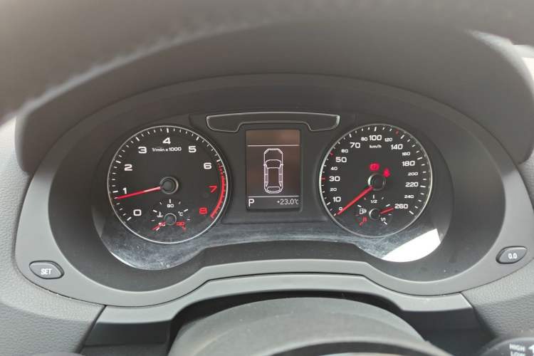 Used Audi Q3 2016 30 TFSI Fashion Model Instrument Cluster