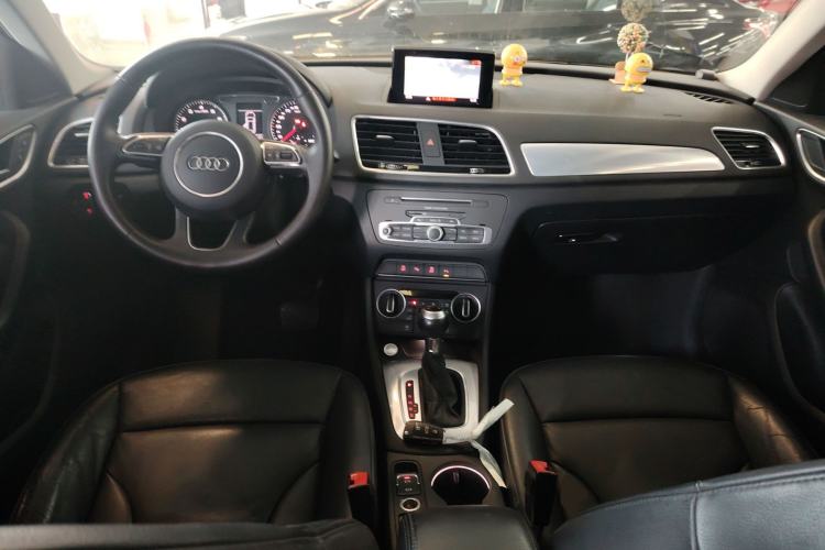 Used Audi Q3 2016 35 TFSI Style Edition Interior 2
