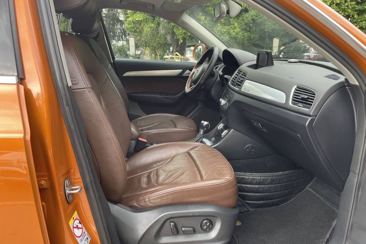 Used Audi Q3 2016 35 TFSI Collection Edition quattro Enjoyment Model Interior 2