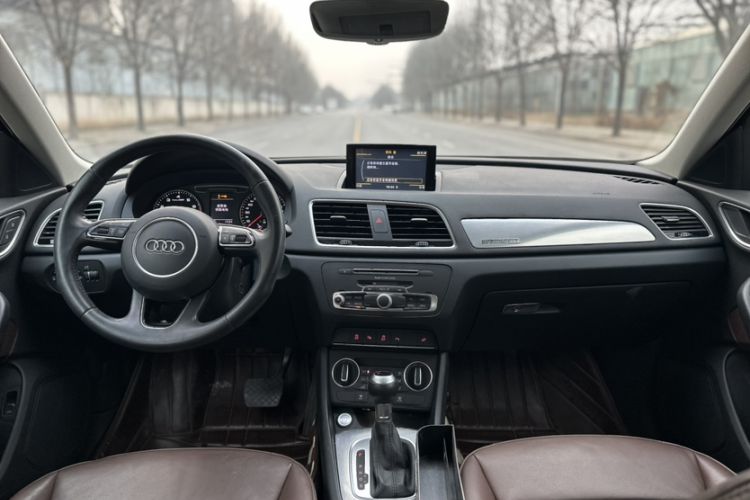 Used Audi Q3 2016 35 TFSI quattro all-wheel-drive style model Interior 3