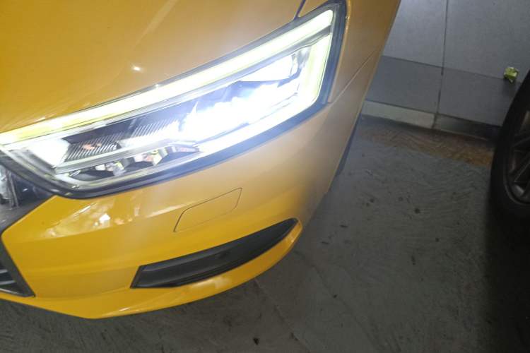 Used Audi Q3 2016 35 TFSI quattro all-wheel-drive style model Left Front Headlight