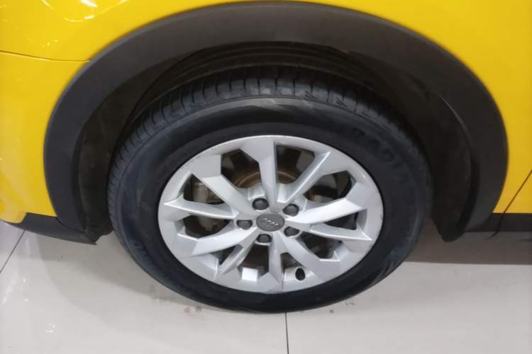 Used Audi Q3 2016 30 TFSI Standard Model Left Front Wheel Hub