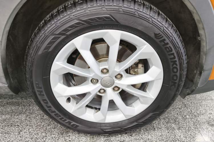 Used Audi Q3 2016 30 TFSI Standard Model Left Front Wheel Hub
